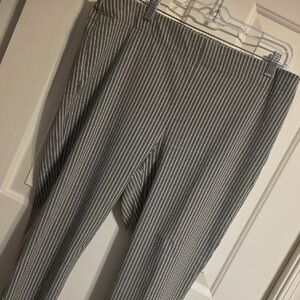 Chico's Women's Gray Pinstriped Cropped Pants